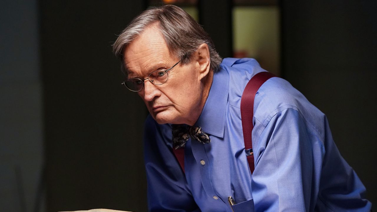 David McCallum: se ne va a 90 anni l’attore di NCIS, il ricordo del cast