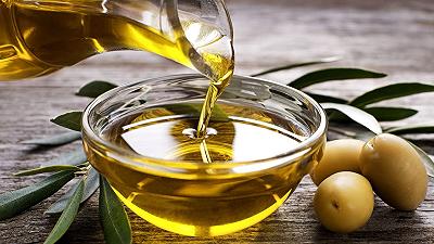 Prezzo dell’olio d’oliva: aumento record, +75% in un anno