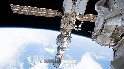 Perdita di refrigerante nel modulo russo della Stazione Spaziale Internazionale: situazione sotto controllo