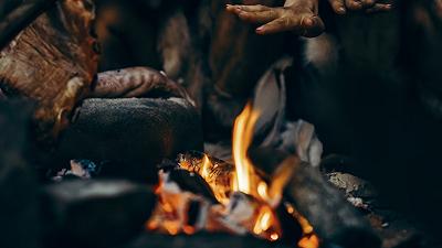 Neanderthal: nuove scoperte dimostrano la loro abilità nel controllo del fuoco e nella preparazione dei cibi