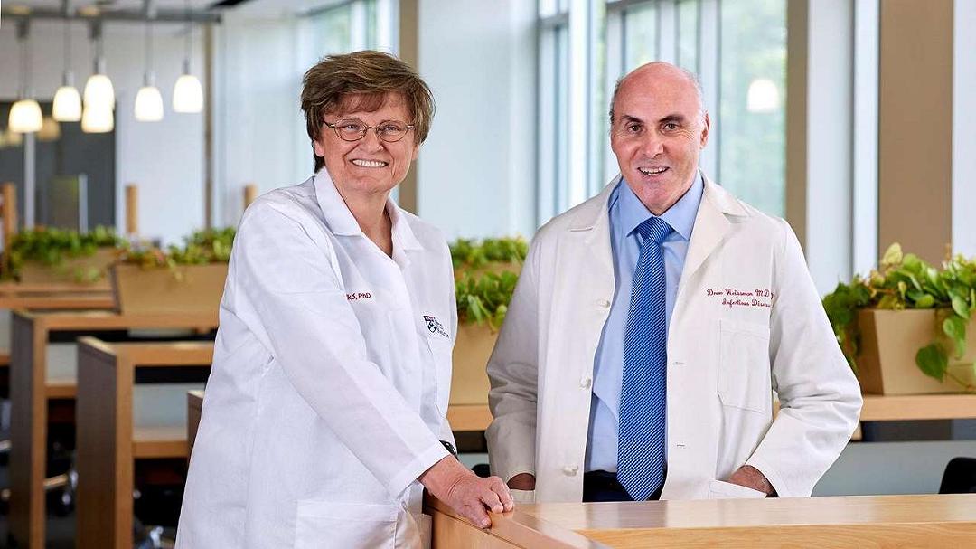 Nobel per la Medicina 2023: premiati Karikó e Weissman, pionieri dei vaccini mRNA per il Covid