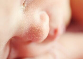 Coscienza neonatale: come il cervello del bambino inizia a comprendere il mondo