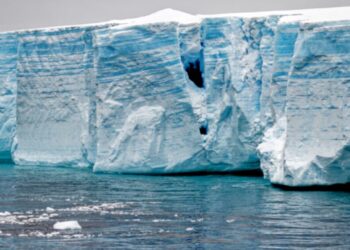 Antartide: scoperta nuova circolazione oceanica sotto le piattaforme di ghiaccio