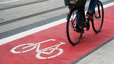 Mobilità sostenibile in Italia: le città con più piste ciclabili e il crescente uso della bicicletta