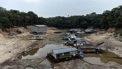 Siccità in Brasile: il Rio delle Amazzoni è al livello più basso in oltre un secolo