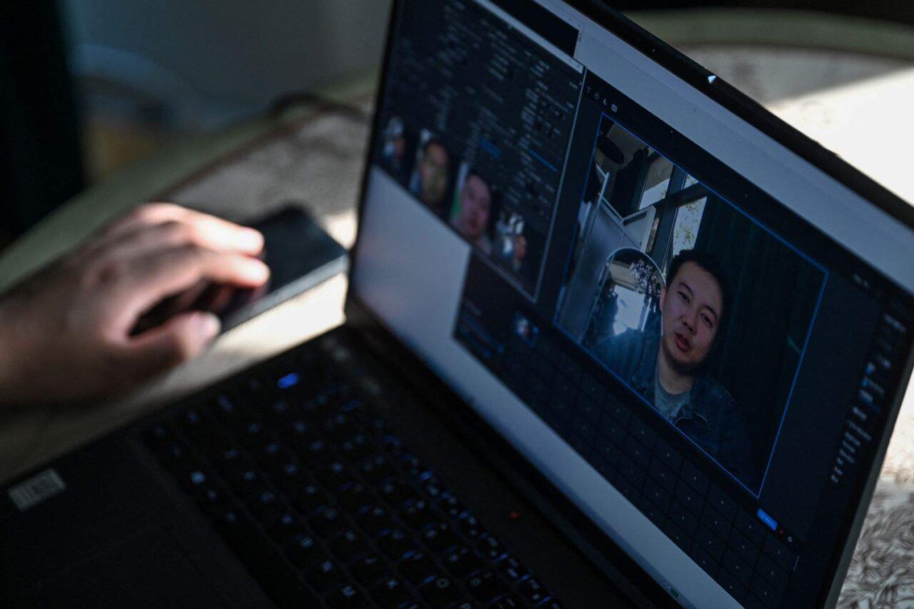 Usare l’intelligenza artificiale per resuscitare digitalmente i morti, succede in Cina