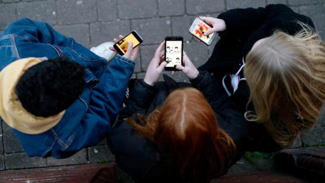 Social media: il governo inglese potrebbe vietarne l’uso ai minori di 16 anni