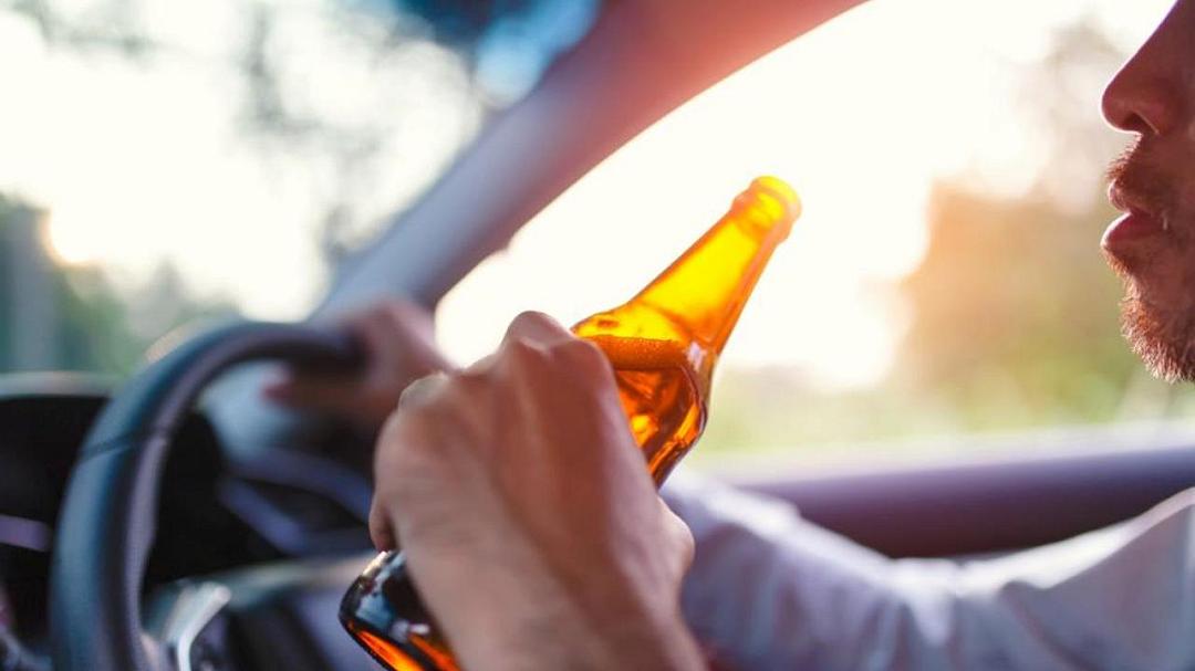 Incidenti stradali: lo smartphone potrebbe rilevare il tasso alcolemico al volante