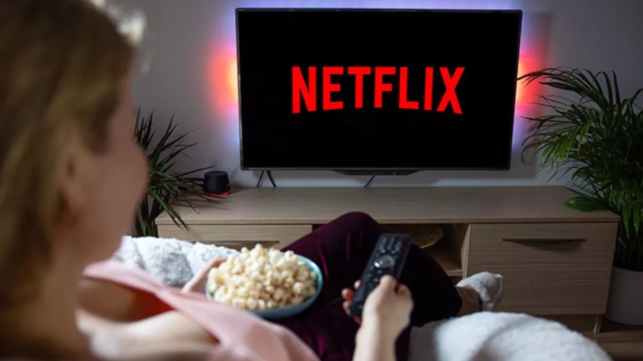 Netflix aggiorna l’interfaccia TV e introduce l’AI su iOS: nuova spinta per attrarre utenti