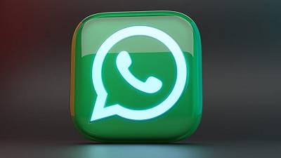 Davvero WhatsApp sta per introdurre una terza spunta blu?