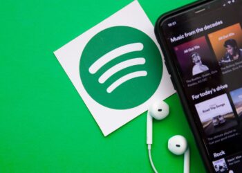 Spotify mette a pagamento i testi delle canzoni