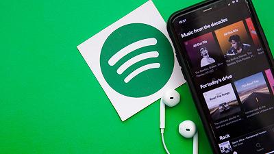 Spotify mette a pagamento i testi delle canzoni