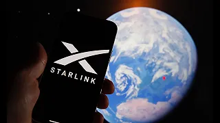 Elon Musk rivoluziona le videochiamate: i satelliti Starlink di Space X guidano le connessioni cellulari