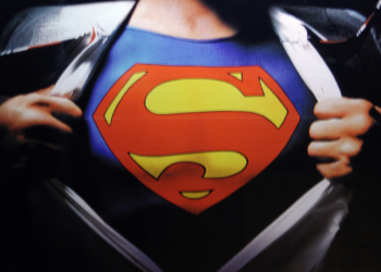 Superman: ecco la prima foto ufficiale di David Cornswet con il costume