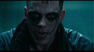 The Crow – Il Corvo: il trailer ufficiale del film con Bill Skarsgård