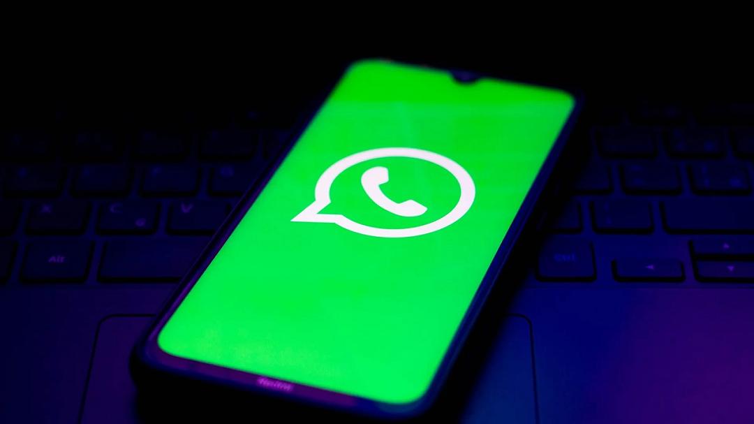 WhatsApp farà modificare le foto profilo con una IA integrata