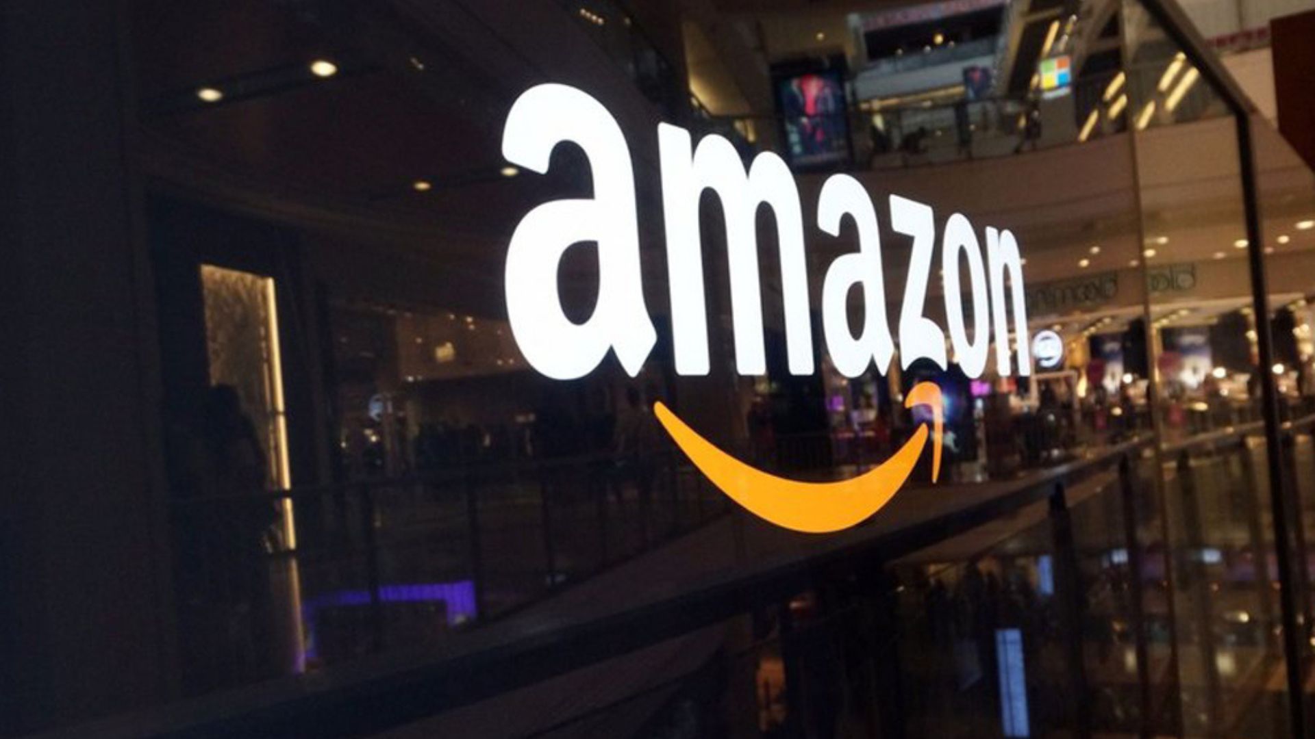 Amazon licenzierà 16mila lavoratori per avere più soldi da investire nell’AI