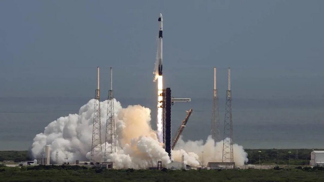 SpaceX ha lanciato la missione Crew-9 per riportare sulla Terra gli astronauti bloccati nello spazio