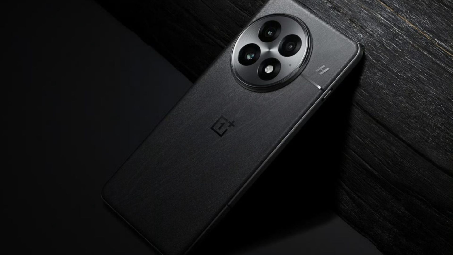 Il OnePlus 13 non ha più segreti: un leak svela il design definitivo