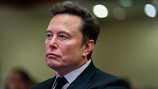 Elon Musk rivendica la proprietà degli account social di InfoWars