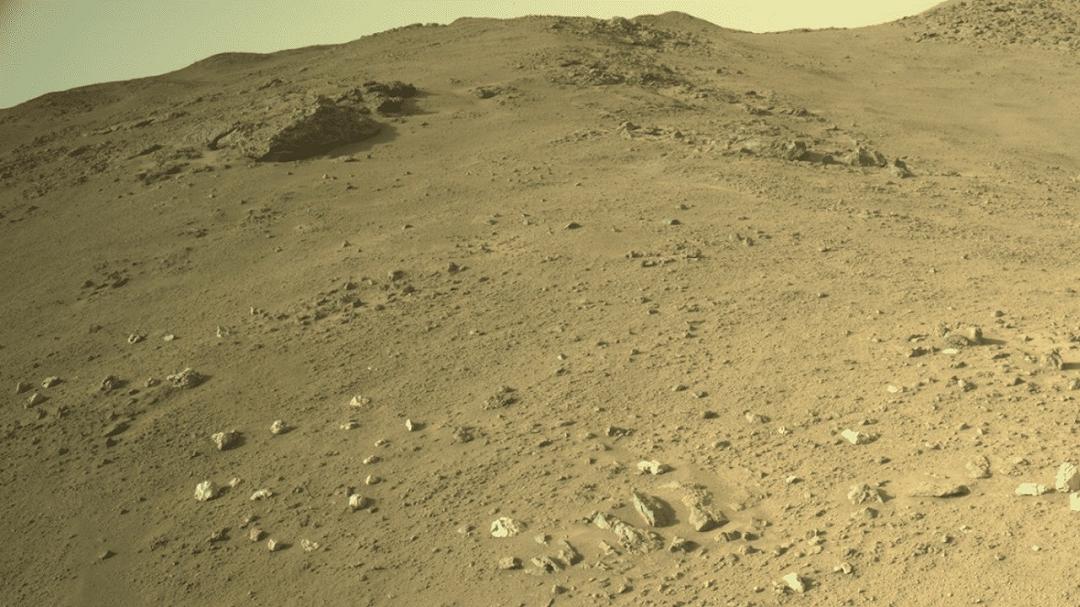 Rocce bianche su Marte: un nuovo mistero per il rover Perseverance