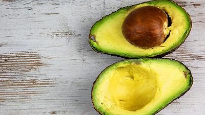 L’avocado è il segreto per la longevità, ma attenzione a questi pericoli