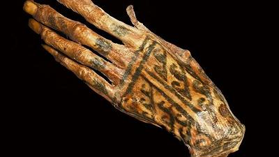 Il laser riporta alla luce i tatuaggi delle mummie risalenti a secoli fa