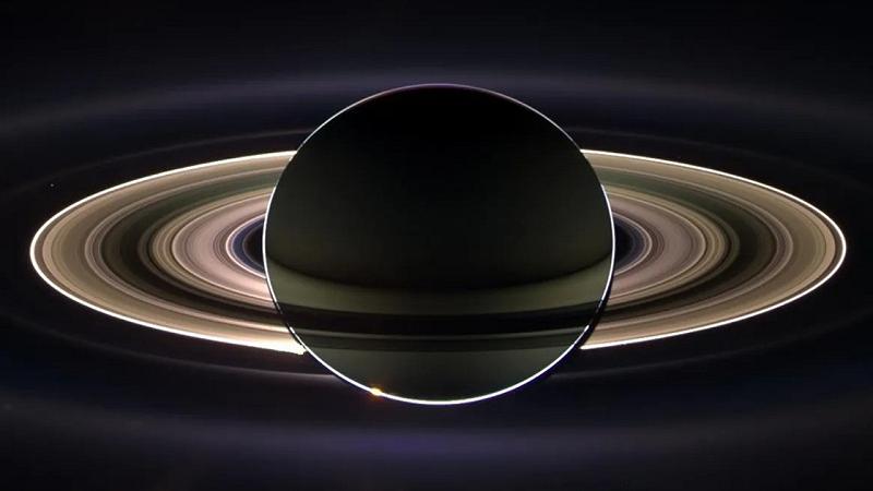 anelli di Saturno in una foto NASA