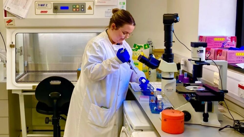 gli scienziati di Newcastle separano i globuli bianchi dal sangue del paziente