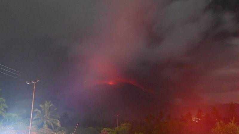 vulcano Lewotobi Laki-Laki in Indonesia