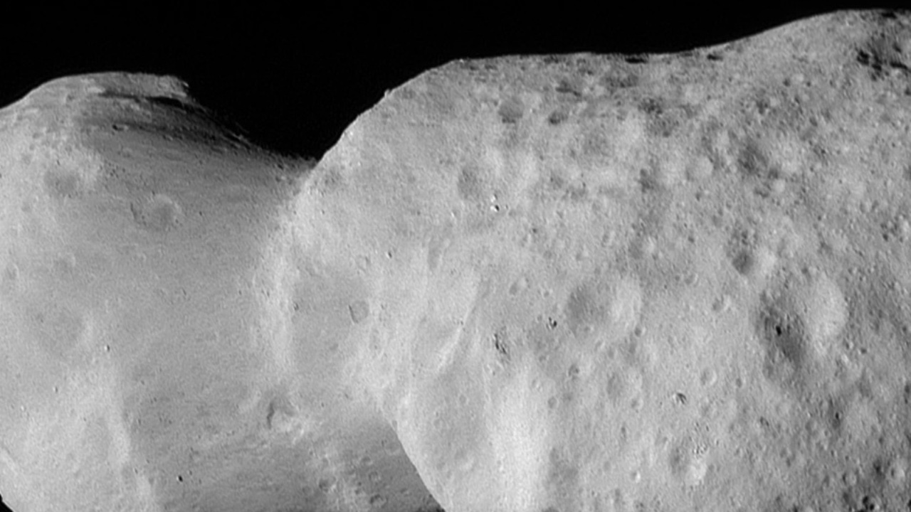 Asteroide fuori dal comune immortalato dalle immagini della NASA