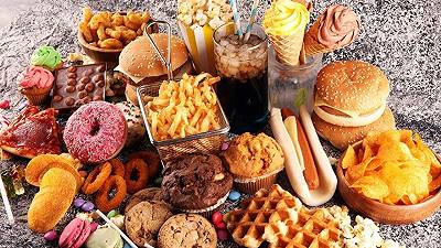 Cibi ultra-processati: un’analisi rivela i consumi alimentari negli Stati Uniti