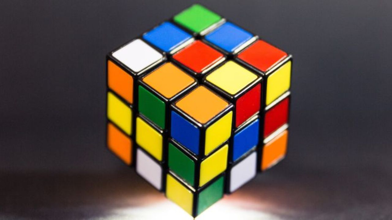Rompicapo quantistico: il cubo di Rubik che sfida i limiti della fisica
