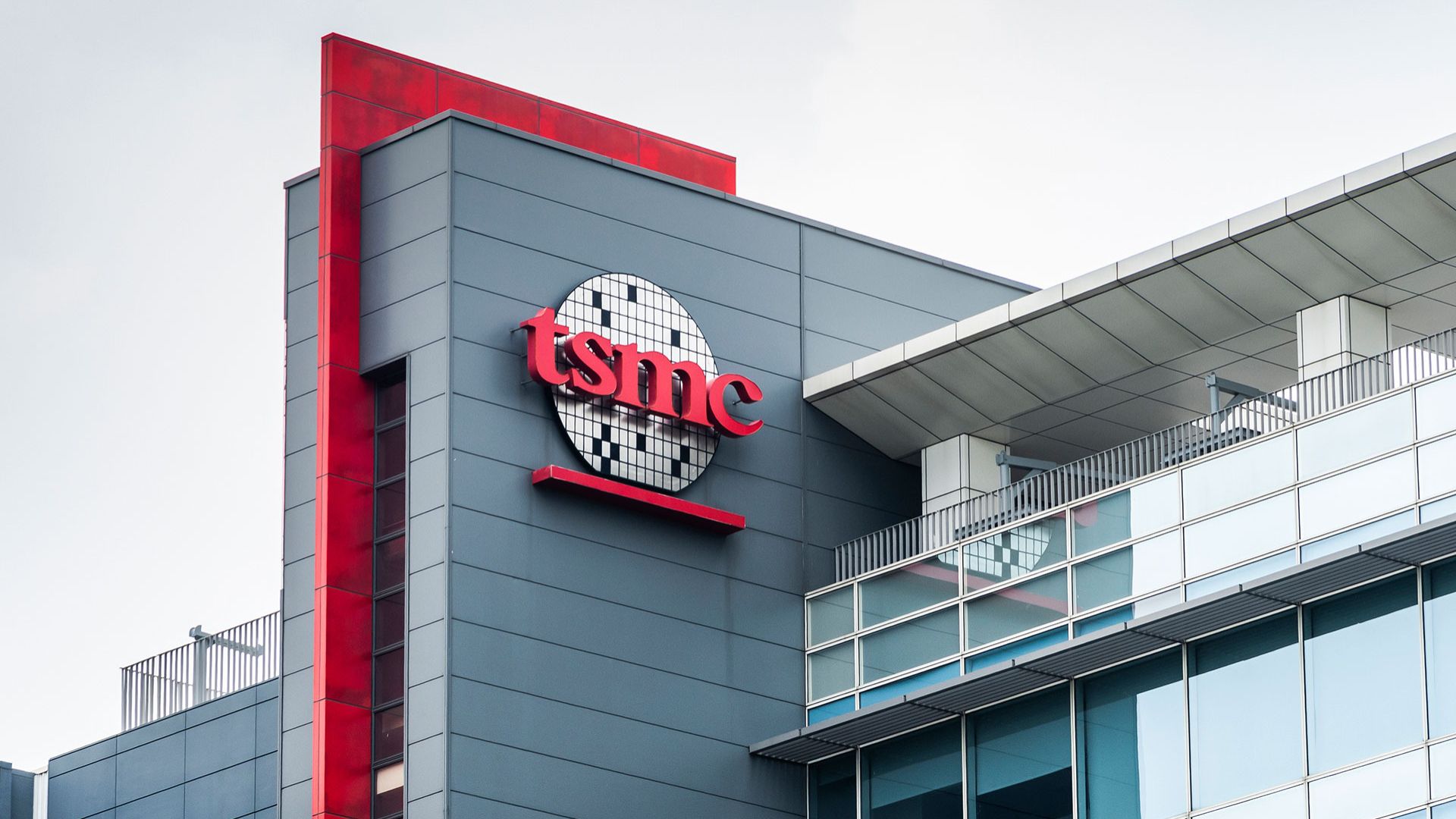 Apple pronta a ordinare chip per 60 miliardi di dollari: boom per TSMC nel 2025