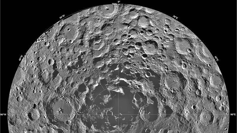crateri lunari sopra il Polo Sud