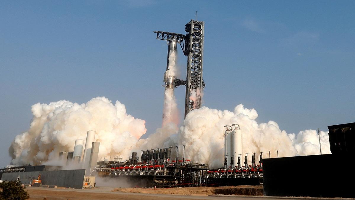 Problemi tecnici per Starship: SpaceX perde il contatto con il booster nella fase di discesa