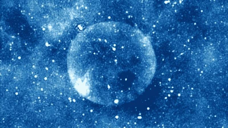 uno sguardo ravvicinato a Teleios dall'osservazione del continuum radio