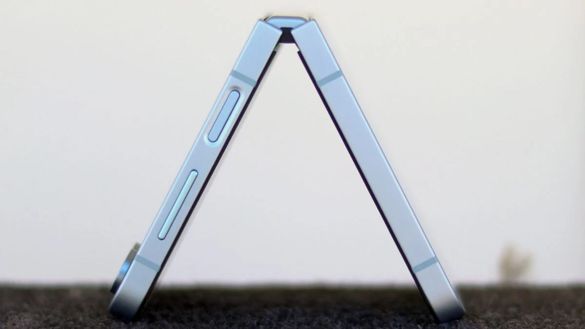 Samsung Galaxy Z Flip 7 FE: in arrivo il primo pieghevole economico della casa coreana