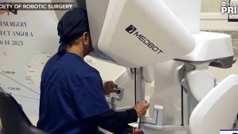 interventi chirurgici a distanza con l'utilizzo di un robot