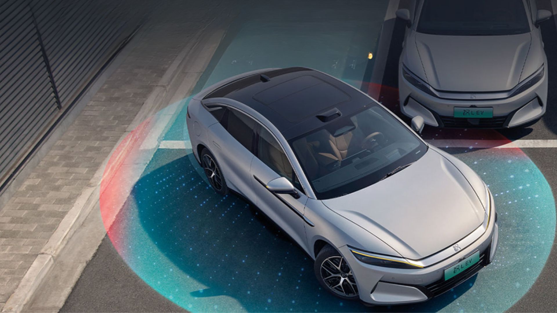 L’auto sbaglia? Paghiamo noi: BYD svela il parcheggio completamente autonomo