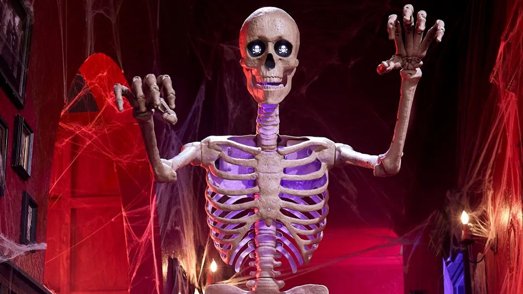 Home Depot ha messo in vendita un animatronic a tema Halloween che si controlla da smartphone