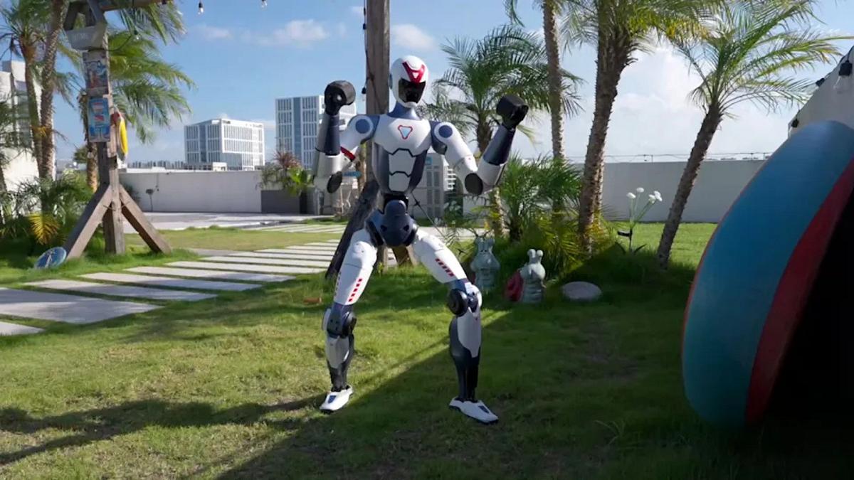Il nuovo robot umanoide R1 di Unitree costa meno di un MacBook Pro
