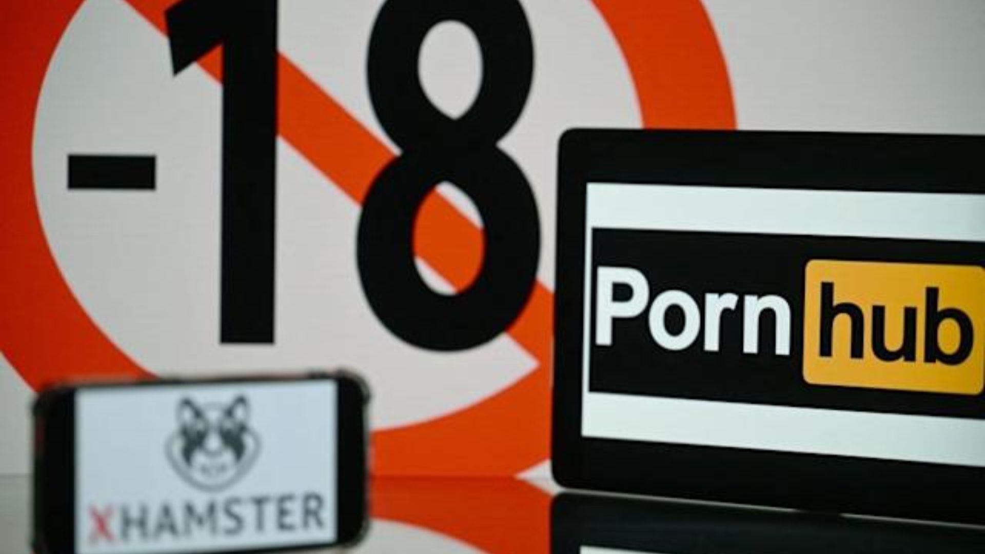 UK, selfie obbligatorio per accedere ai siti porno: scatta la verifica dell’età