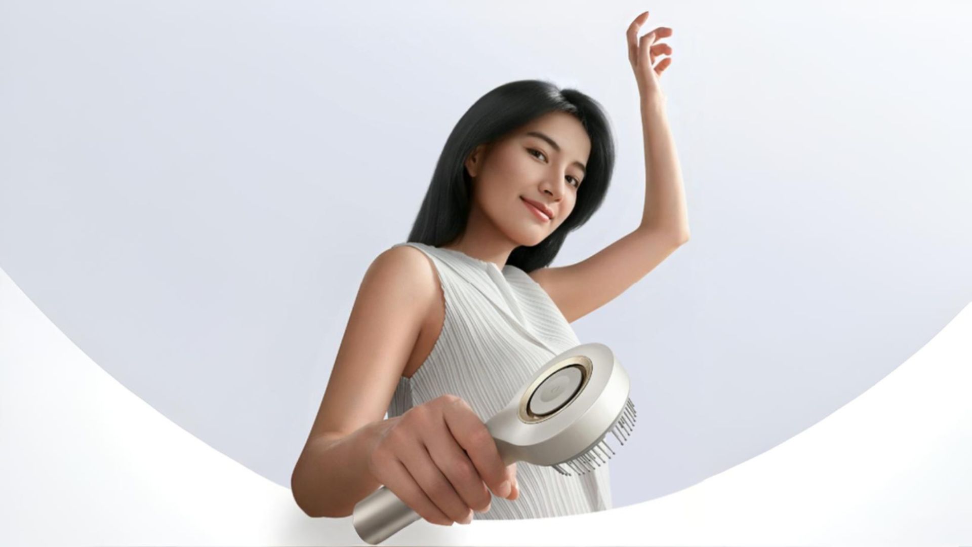 Massaggi intelligenti e capelli felici: il nuovo pettine smart Xiaomi costa meno di 70€