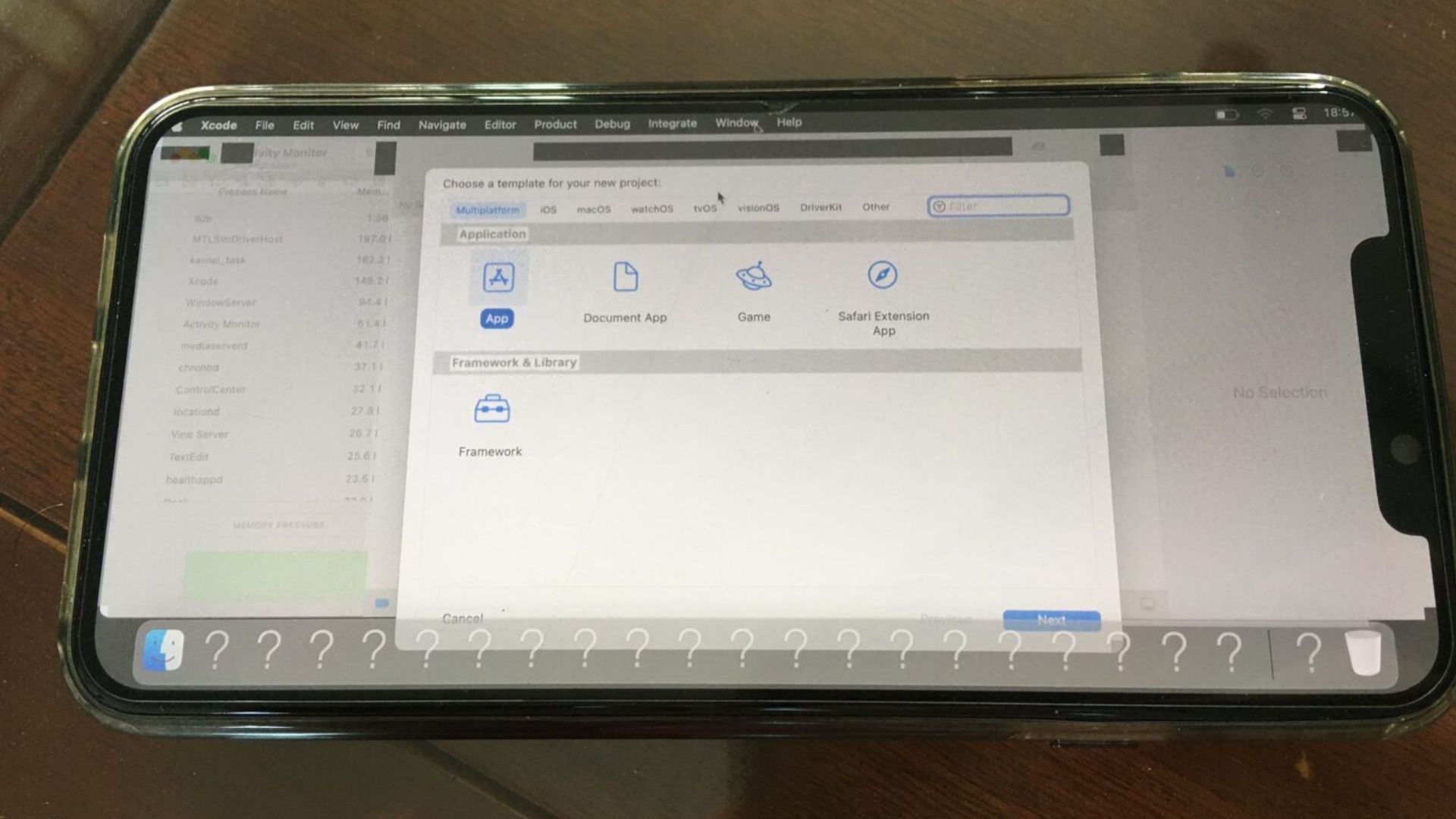 Un modder è riuscito ad installare MacOS su un iPhone XS Max