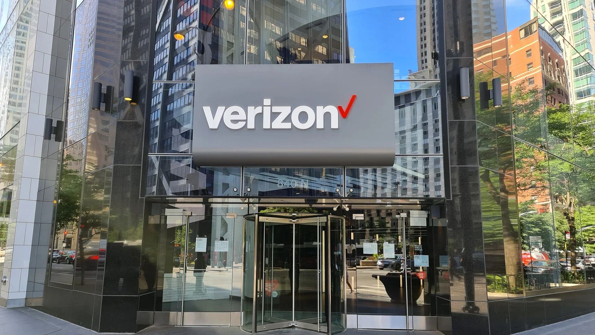 Vuoi parlare con un tecnico? Negli USA costa carissimo: Verizon addebita 100$ ad un ignaro cliente