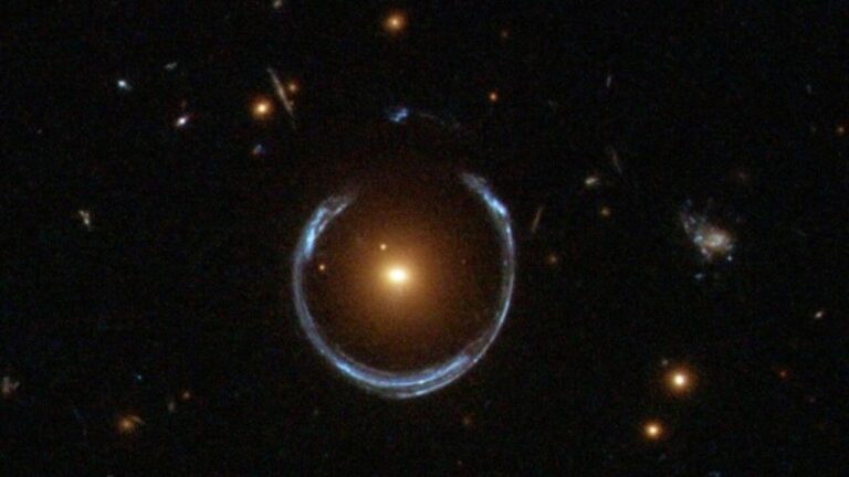 Scoperto un buco nero colossale: potrebbe essere il più grande mai osservato