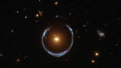 Scoperto un buco nero colossale: potrebbe essere il più grande mai osservato