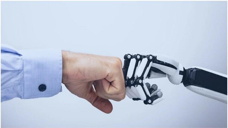 collaborazione tra robot e uomo