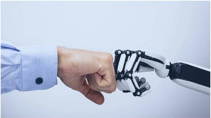 collaborazione tra robot e uomo